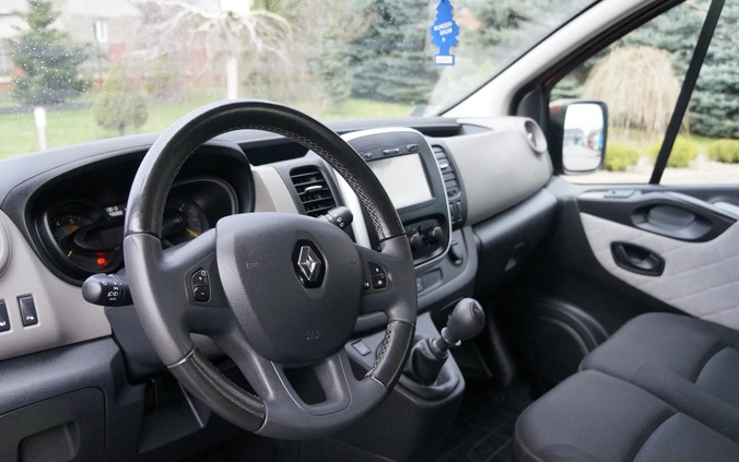 Renault Trafic cena 79500 przebieg: 210000, rok produkcji 2016 z Bodzentyn małe 277